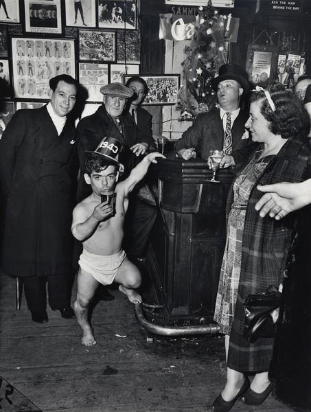 «Меня зовут Виджи. Я величайший фотограф в мире…» Артур Феллиг, более известный как Weegee прославился тем, что снимал криминальные фоторепортажи для уголовных хроник таблоидов Нью-Йорка в 30-х