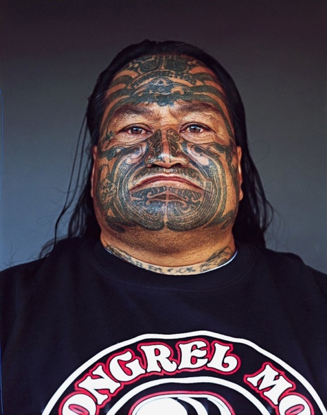 Суровые члены новозеландской банды Монгрел Моб Фотограф Джоно Ротман создал эпические портреты, которые позволяют нам открыть незнакомый мир монгрелов. При упоминании о Новой Зеландии в первую