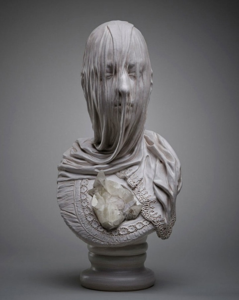 Призрачное подземелье Ливио Скарпеллы Итальянский художник Livio Scarpella создал серию удивительных скульптур из мрамора, поучившую название Ghost Underground. Все они представляют собой