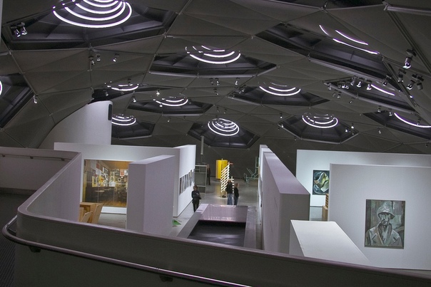 Кунстхаус в городе Грац Музей, галерея современного искусства, открытый в рамках программы «Культурная столица Европы» в 2003