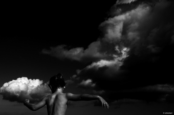 Ракель Чичери— испанский фотограф и фотожурналист Эмоциональные черно-белые снимки, главными героями которых являются
