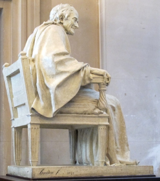 Вольтер в кресле, Жан-Антуан Гудон 1781 г. Мрамор. Высота. 138 см. Государственный Эрмитаж. Мраморная статуя Вольтера была куплена Екатериной II у автора в 1784 году. Сидящий в кресле Вольтер -