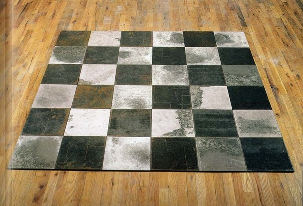 Carl Andre / Карл Андре 16 сентября 1935 — 24 января 2024) — американский художник, представитель минимализма. Характерные черты его скульптуры — использование промышленных материалов, модульных