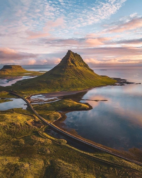 Невероятная природа Исландии Исландия это уникальное, можно даже сказать — исключительное место, ведь естественная красота природы представлена во всем ее великолепии. Да и где еще можно