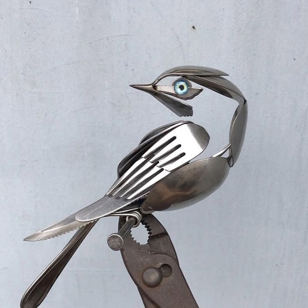 Птицы из столовых приборов Для американского художника из штата Южная Каролина Мэтта Уилсона (Matt Wilson) старые вилки и ложки, а также прочий металлолом - это не мусор, а материал для