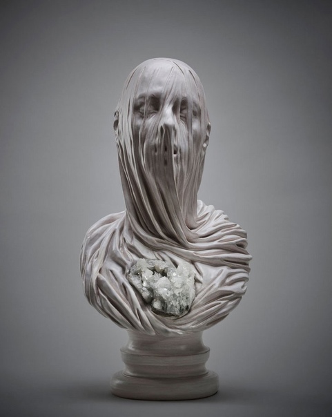 Призрачное подземелье Ливио Скарпеллы Итальянский художник Livio Scarpella создал серию удивительных скульптур из мрамора, поучившую название Ghost Underground. Все они представляют собой