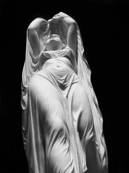 «Ундина, выходящая из вод», Чонси Брэдли Айвс 1884 г Мрамор. Художественная галерея Йельского университета.Chauncey Bradley Ives (1810 - 1894) - американский скульптор, работавший