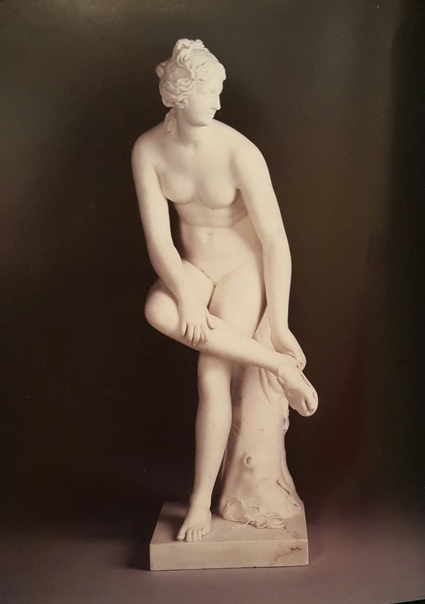 «Венера», Джозеф Ноллекенс 1773. Мрамор. Высота — 122,7 см. Музей Дж. Пола Гетти Британский скульптор Джозеф Ноллекенс (1737–1823) — представитель неоклассицизма. В 1773 мастер изваял из мрамора