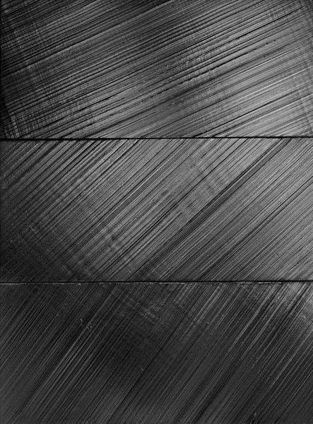 Пьер Сулаж фр. Pierre Soulages; 24.12.1919 – 26.10.2022) — французский художник-абстракционист. В 1946 году приехал в Париж, до этого был сельскохозяйственным рабочим. Известность пришла к нему