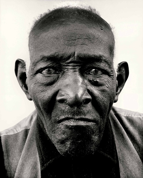 Легенды документальной фотографии: Ричард Аведон Американский фотограф еврейского происхождения Richard Avedon (1923 – 2004) – автор самых бескомпромиссных чёрно-белых портретов, классик модной