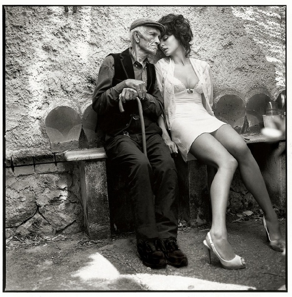 «Сицилийское приключение» Мишеля Переза Модный рекламный фотограф Michel Perez начинал свой путь к признанию с должности помощника фотографа натюрмортов. После долгого поиска определил своё