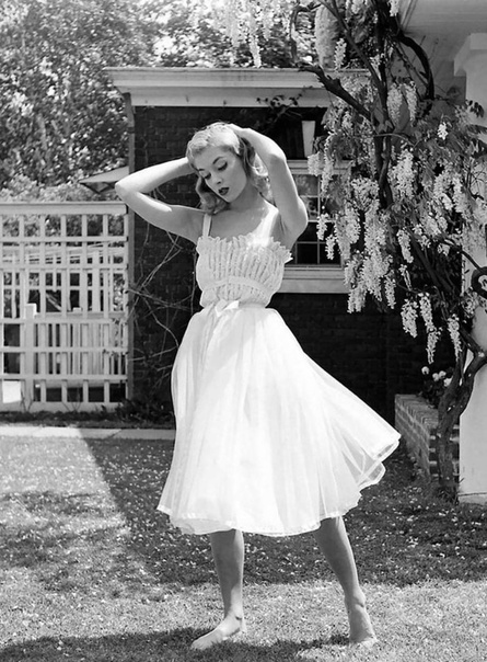 Красотки 1950-х на чёрно-белых фото Нины Лин Посмотрев на эти снимки, которые были сделаны в в середине ХХ века, вы поймете, почему они были настолько востребованными и популярными в
