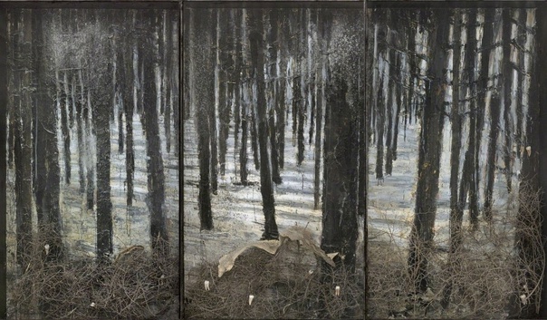 Ансельм Кифер (нем. Anselm Kiefer; 1945, Германия ). Зимний лес (Winterwald), 2010Oil, emulsion, acrylic, shellac, ash, torn bushes, synthetic teeth and snakeskin on canvas in glass and steel