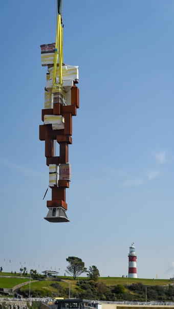 «Ангел Севера», Энтони Гормли 1998 г. Сталь. Высота 20 м. Гейтсхед, Англия Самое большое скульптурное произведение, когда-либо созданное в Англии, прославило автора. В 1998-м Antony Gormley