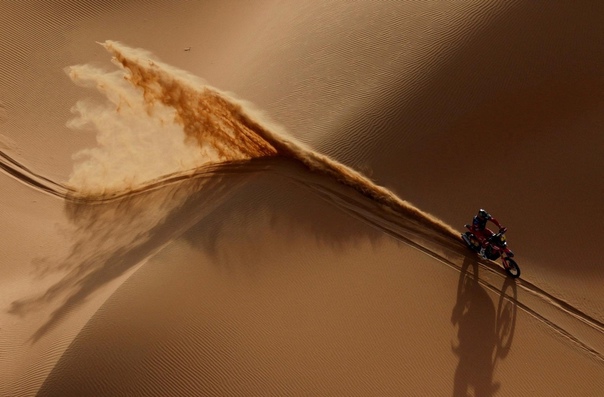 Впечатляющие фото с ралли Дакар 2023 года Ралли Дакар 2023 года — ралли-рейд, проводимый в Саудовской Аравии и являющийся 45-м ралли Дакар, организованным Amaury Sport Organization (ASO).