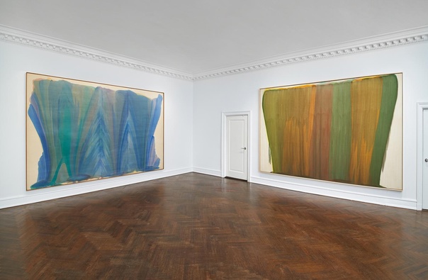 Морис Луис англ. Morris Louis; 28 ноября 1912-1962 ) — американский художник-абстракционист, близкий к стилю живописи цветового поля. В 1929—1933 годах будущий художник изучает живопись в