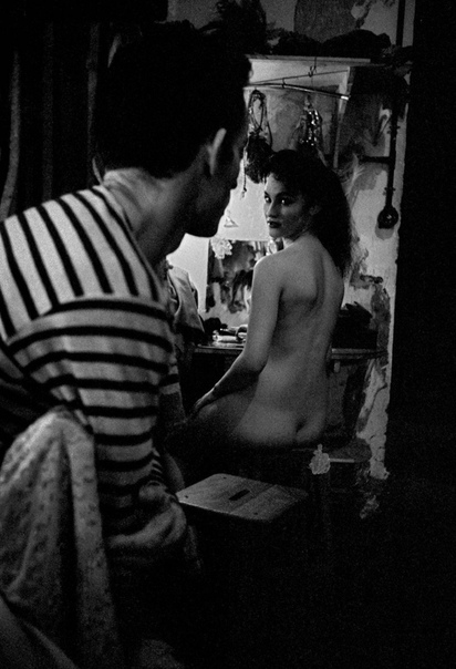 «Ночной Париж» Франка Хорвата В 1956 году Хорват переехал в Париж. Ему было 28 лет, а его репортажные фотографии после публикации в итальянском журнале «Epoca» в 1951 году уже печатали в «Paris