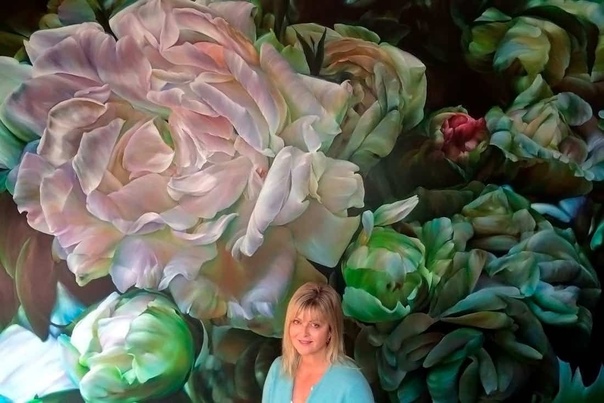 Художница Марселла Каспар Австралийская художница Marcella Kaspar родилась в Праге. С 1997 года профессионально занимается живописью в Сиднее. Она пишет пионы маслом на холсте очень приличных