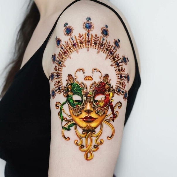 Золотые татуировки от нью-йоркского тату-мастера Jooa Способы расцветки татуировок продолжают совершенствоваться, позволяя художникам создавать новые направления. Несколько